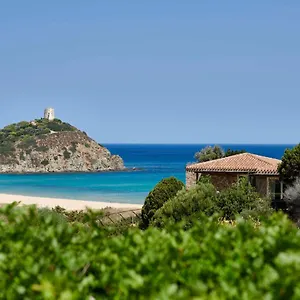 ***** Курортный комплекс Baia Di Sardinia, Curio Collection By Hilton Италия